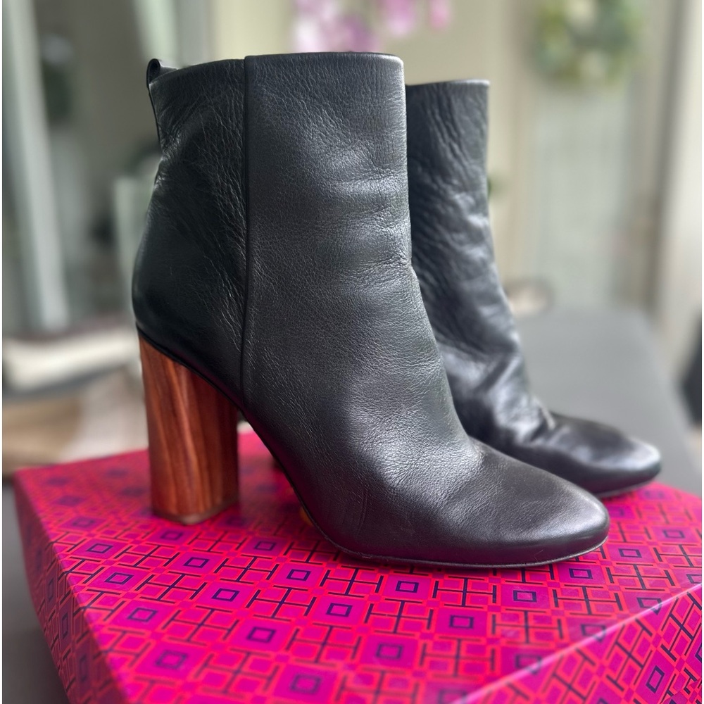 Tory Burch Raya 100mm Black Leather Bootie Size 9
